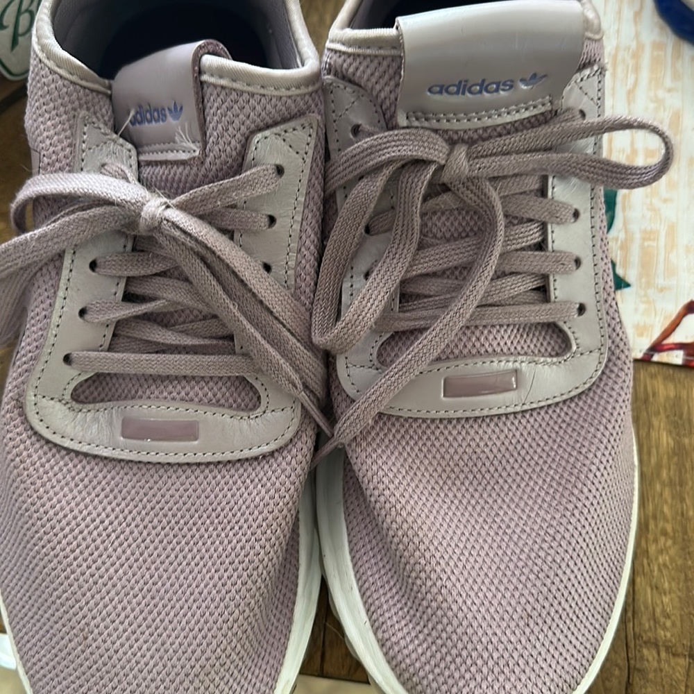 Women’s size 10 like new